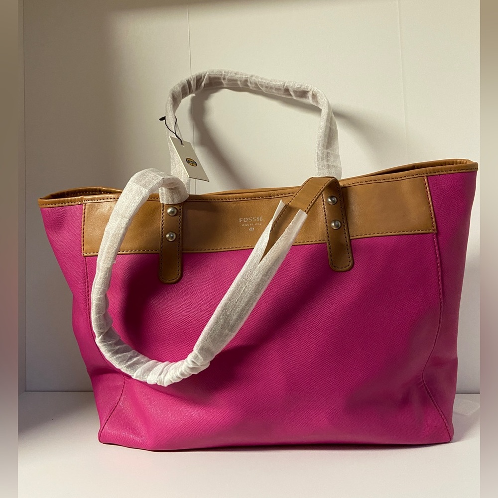 NWT Fossil leather large tote bag
